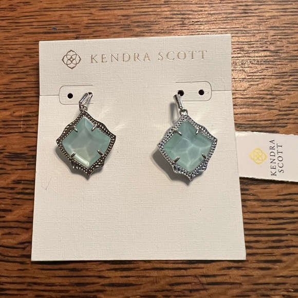Kendra Scott Jewelry - Kendra Scott Kyrie Earrings